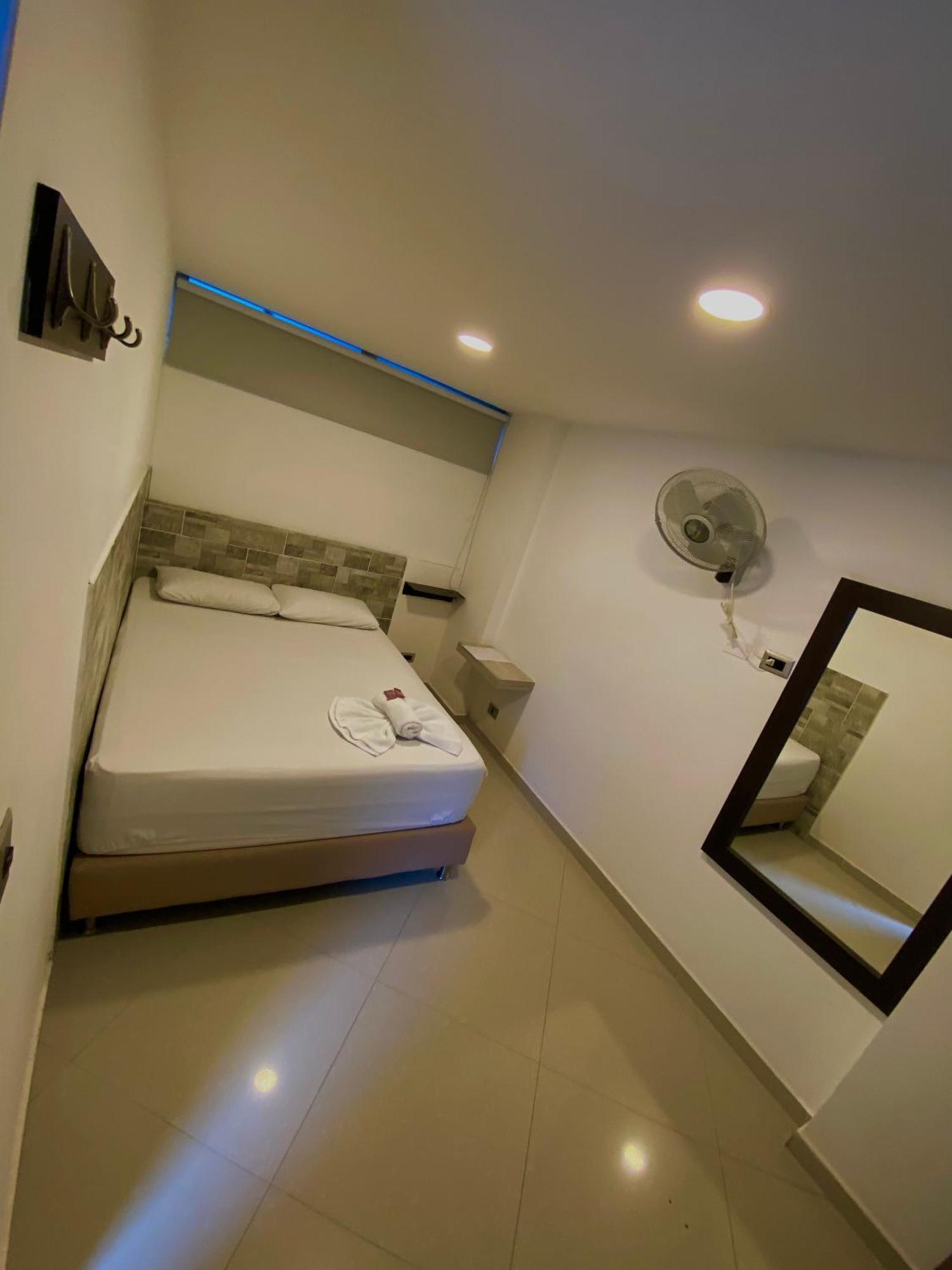 Hotel Buenos Aires Central Medellín Zewnętrze zdjęcie
