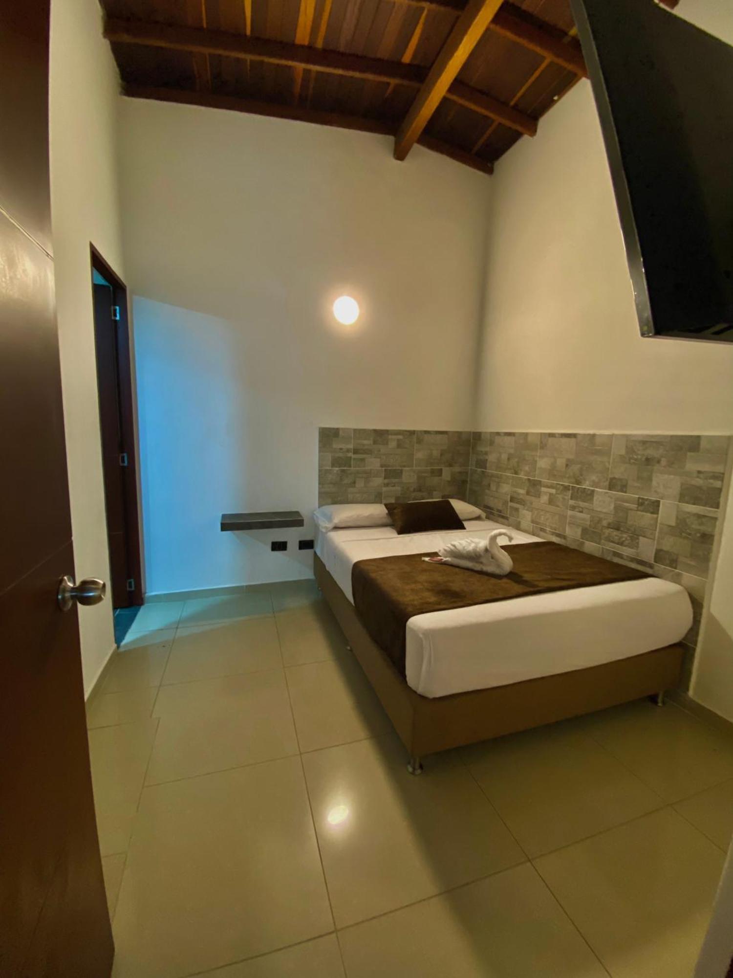 Hotel Buenos Aires Central Medellín Zewnętrze zdjęcie