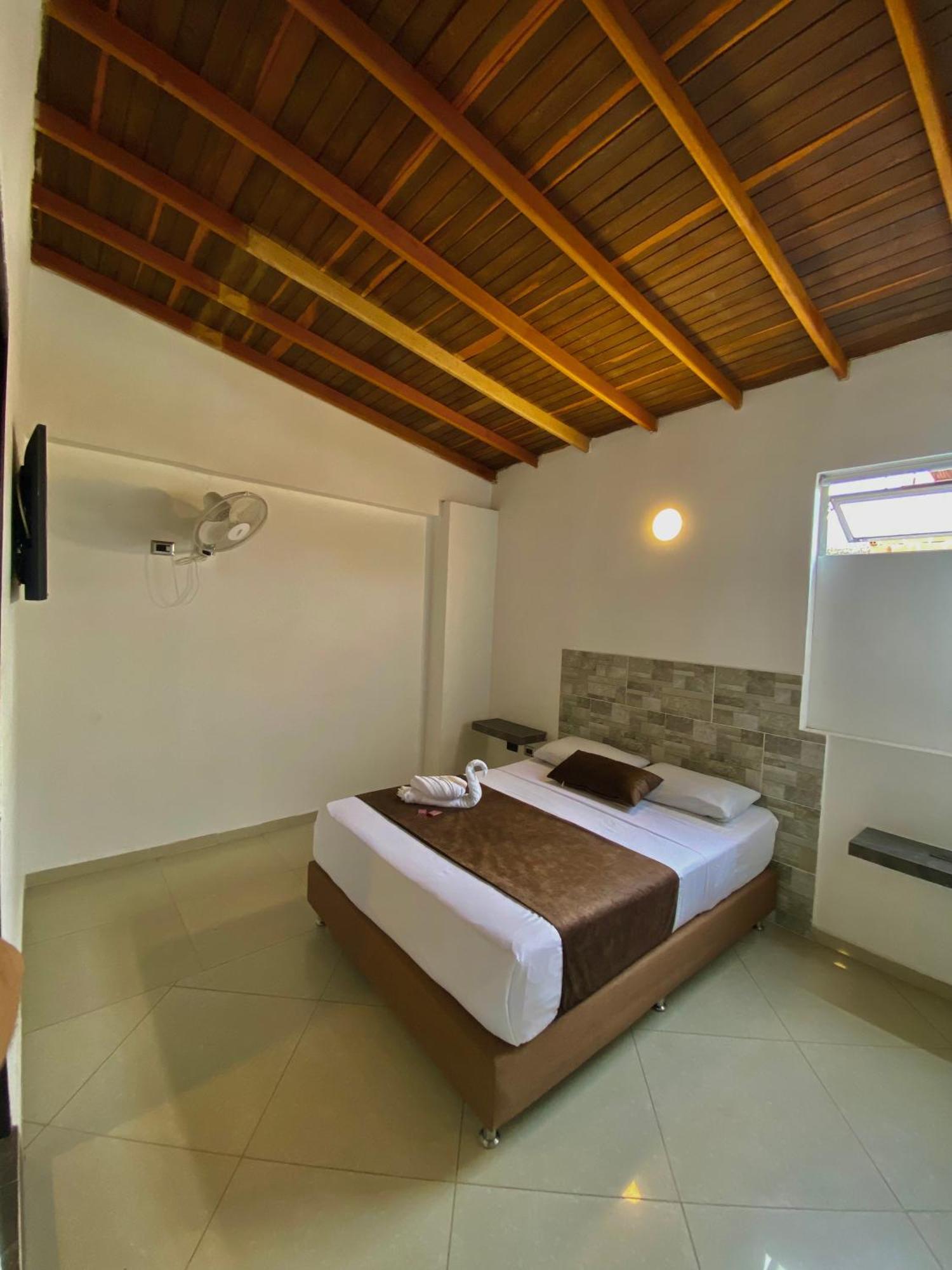 Hotel Buenos Aires Central Medellín Zewnętrze zdjęcie