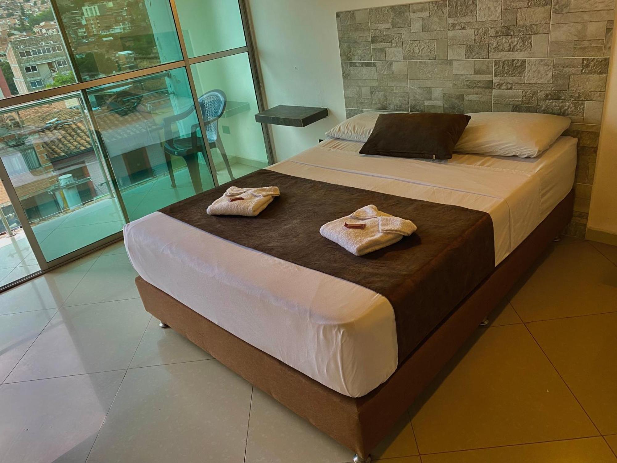 Hotel Buenos Aires Central Medellín Zewnętrze zdjęcie